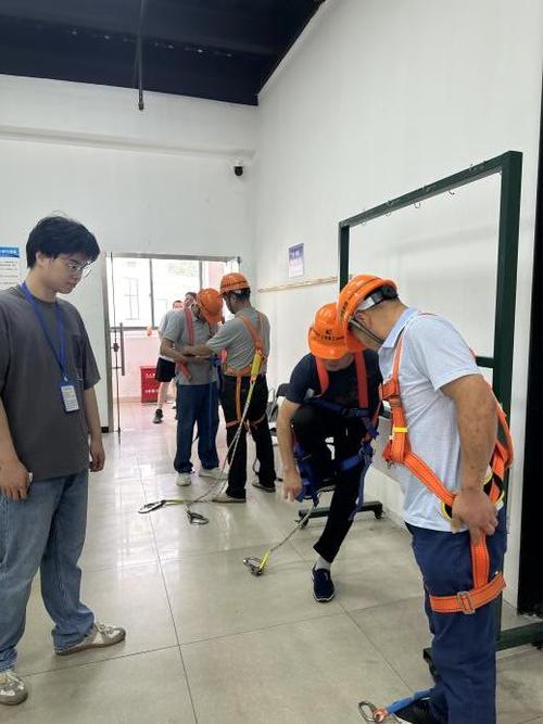 静安区高效推进特种作业人员安全技术培训考核专项治理行
